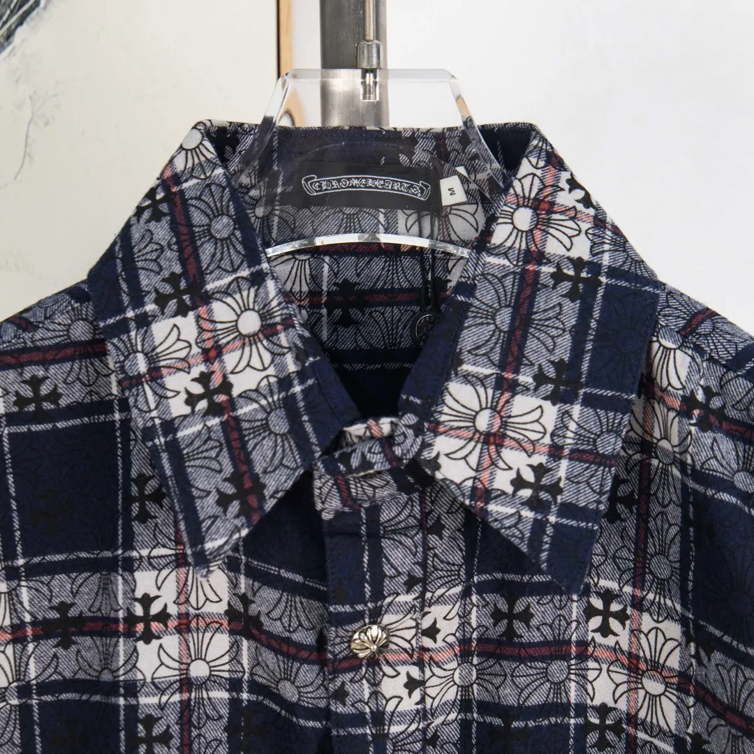 P280 💰zp version [Exclusive supply] Chrome Hearts classic cashew flower cross all-over printed jacquard long-sleeved top couple casual shirt 1️⃣Customized original jacquard fabric, high-quality pure cotton jacquard plaid fabric, soft and comfortable to the touch, a very high-quality fabric! 2️⃣The details of the workmanship are perfectly controlled. The lining is made of vest hemming, and the cuffs are made of double cross leather labels. It is different from the ordinary version. The collar is also designed with interlining, which shows high-end fashion and personality. The style is fashionable, simple and elegant, and it is a very versatile jacket! 4⃣️Complete accessories, all customized with original versions! Same style for men and women Color: Cashew Purple Size: S M L XL Number: SG10485